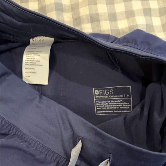 Figs Women’s hi-waisted scrub pants - Picture 2 of 3